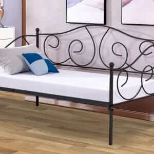 T1582 Scrolling Day Bed